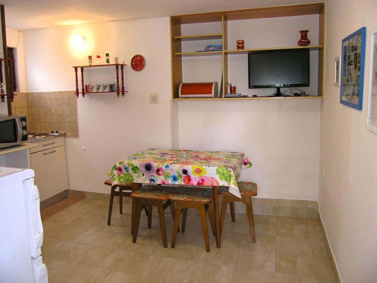 Apartments Natasa Krk Town Exterior photo