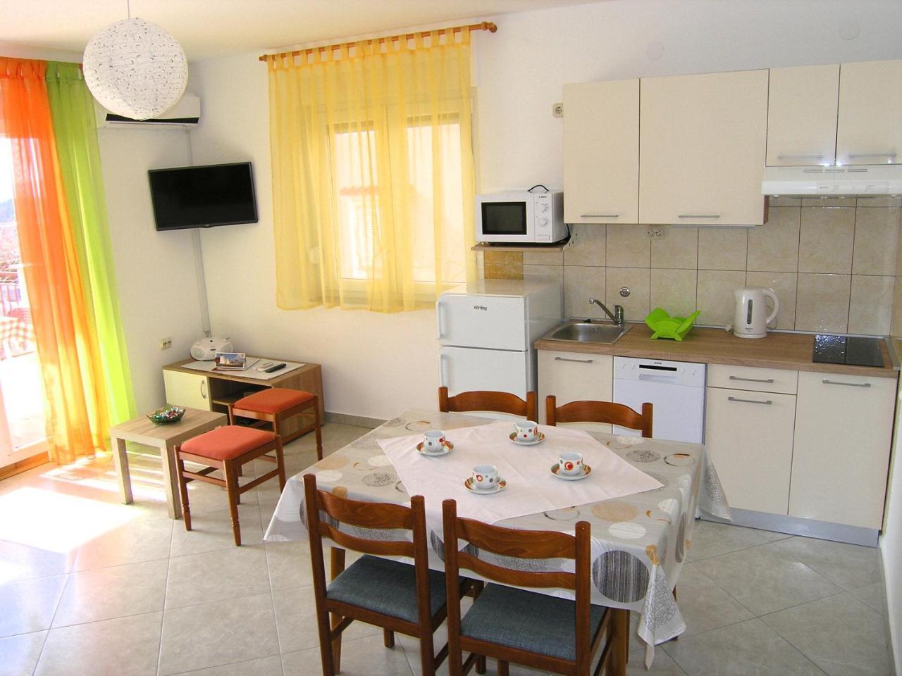 Apartments Natasa Krk Town Exterior photo