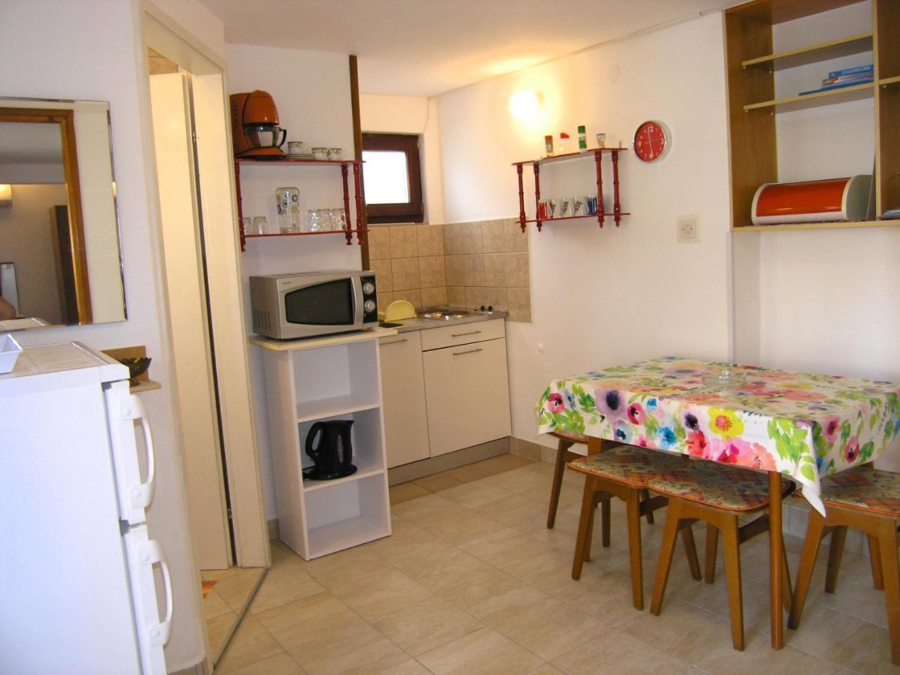 Apartments Natasa Krk Town Exterior photo